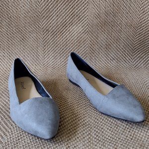 Ataiwee l Gray Pointed Flats